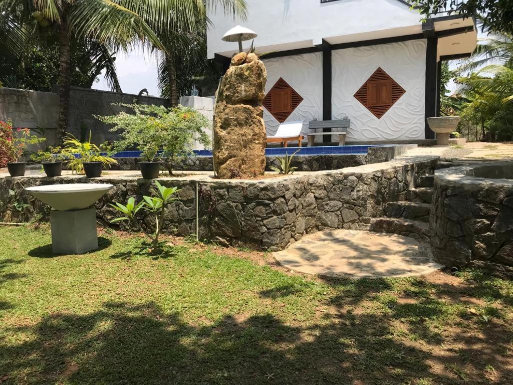 Peaceful Green Villa ウナワトゥナ エクステリア 写真